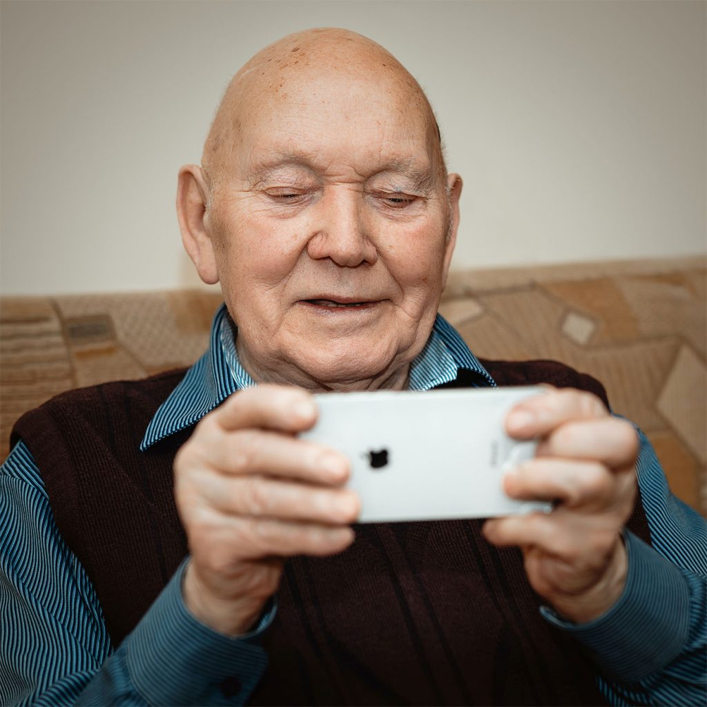 Staying in touch at Cedar Lodge Care Home